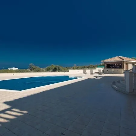 Deluxe, Fabulous And Luxurious 7bdr Villa, Close To Fig Tree Bay * プロタラス