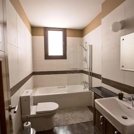 Deluxe, Fabulous And Luxurious 7bdr Villa, Close To Fig Tree Bay